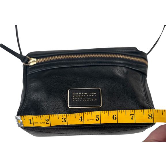 Marc by Marc Jacobs Black Leather Crossbody Bag Purse Gold Zip - Picture 12 of 16